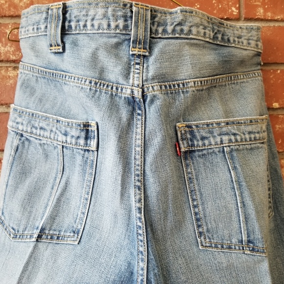 levis movin on jeans